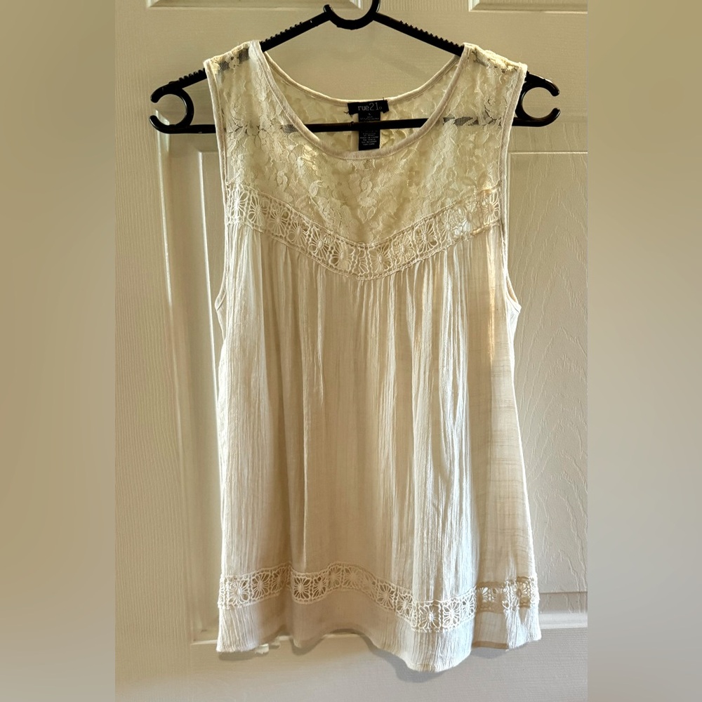Rue 21 cream lace detailed blouse in mixed media size L
